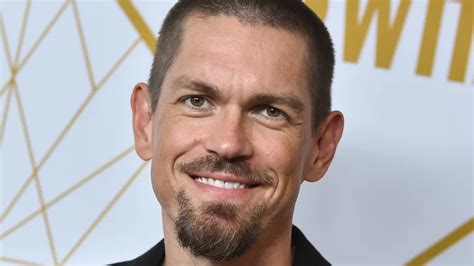 Steve Howey Biography, Age, Height, Wife, Net Worth, Family